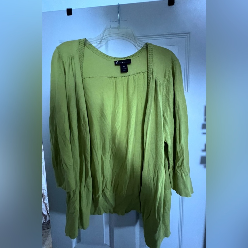 YELLOW SWEATER